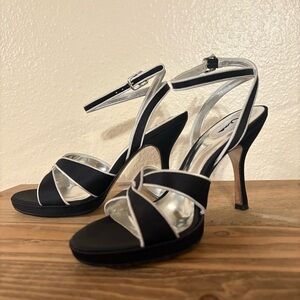 Nina Strappy High Heels Black and White Size 7